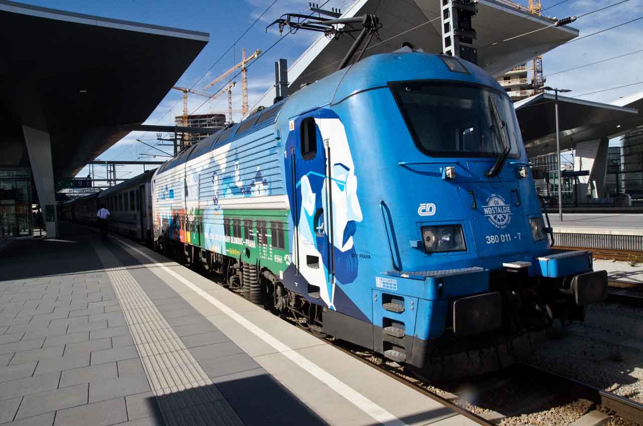 train-vienna-prague-DSC_3165